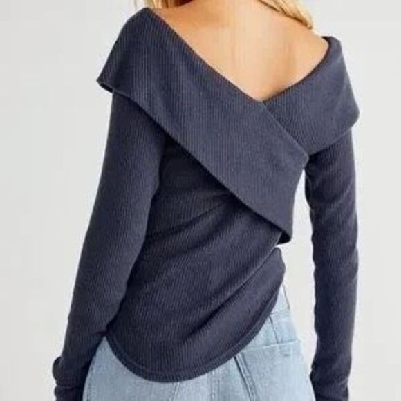 ✨Free People Women's Marley Navy Sz Medium Top✨ - Picture 3 of 12